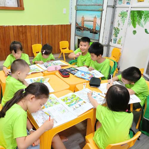 Lớp tiếng Anh học theo chủ đề